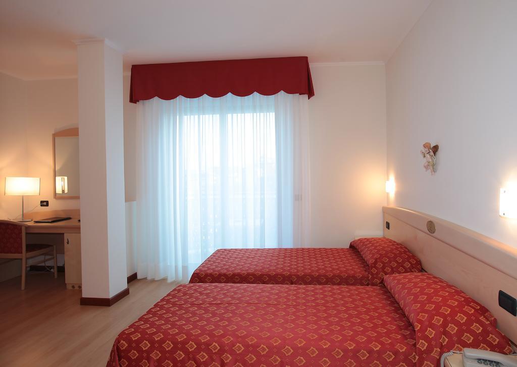 Hotel Helios Lido di Jesolo Eksteriør billede