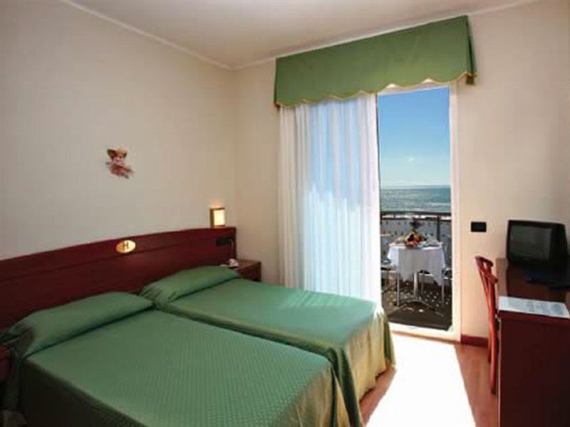 Hotel Helios Lido di Jesolo Eksteriør billede