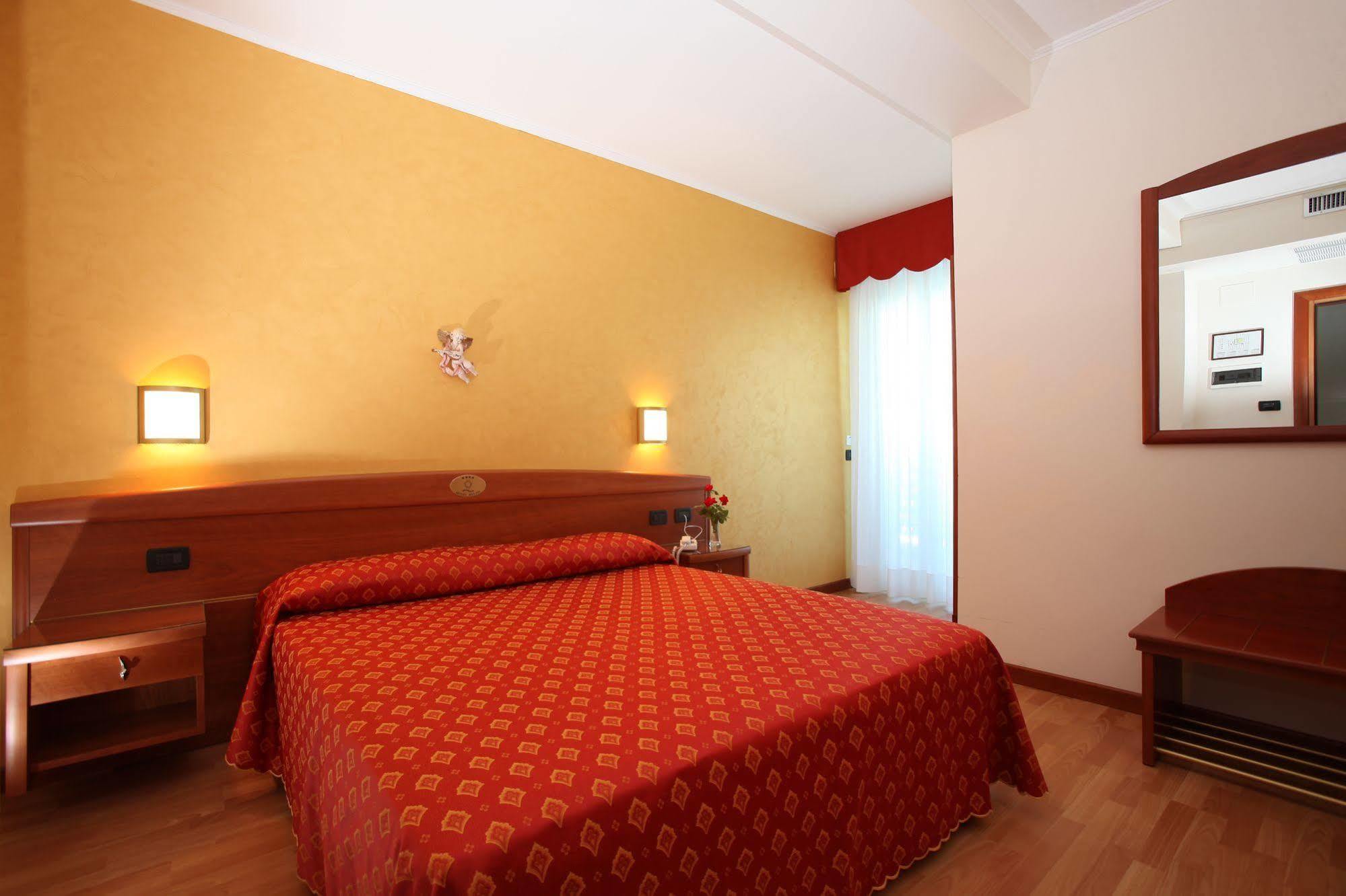 Hotel Helios Lido di Jesolo Eksteriør billede