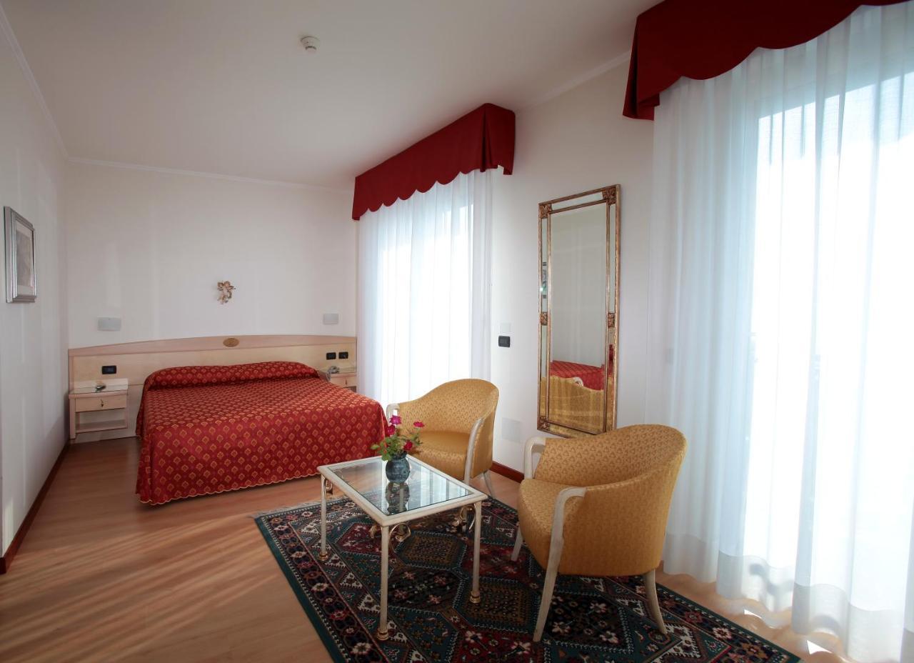 Hotel Helios Lido di Jesolo Eksteriør billede